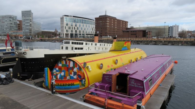 Yellow submarine boat - Liverpool