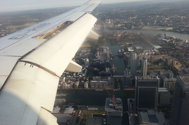 Vistas aterrizaje en London City Airport